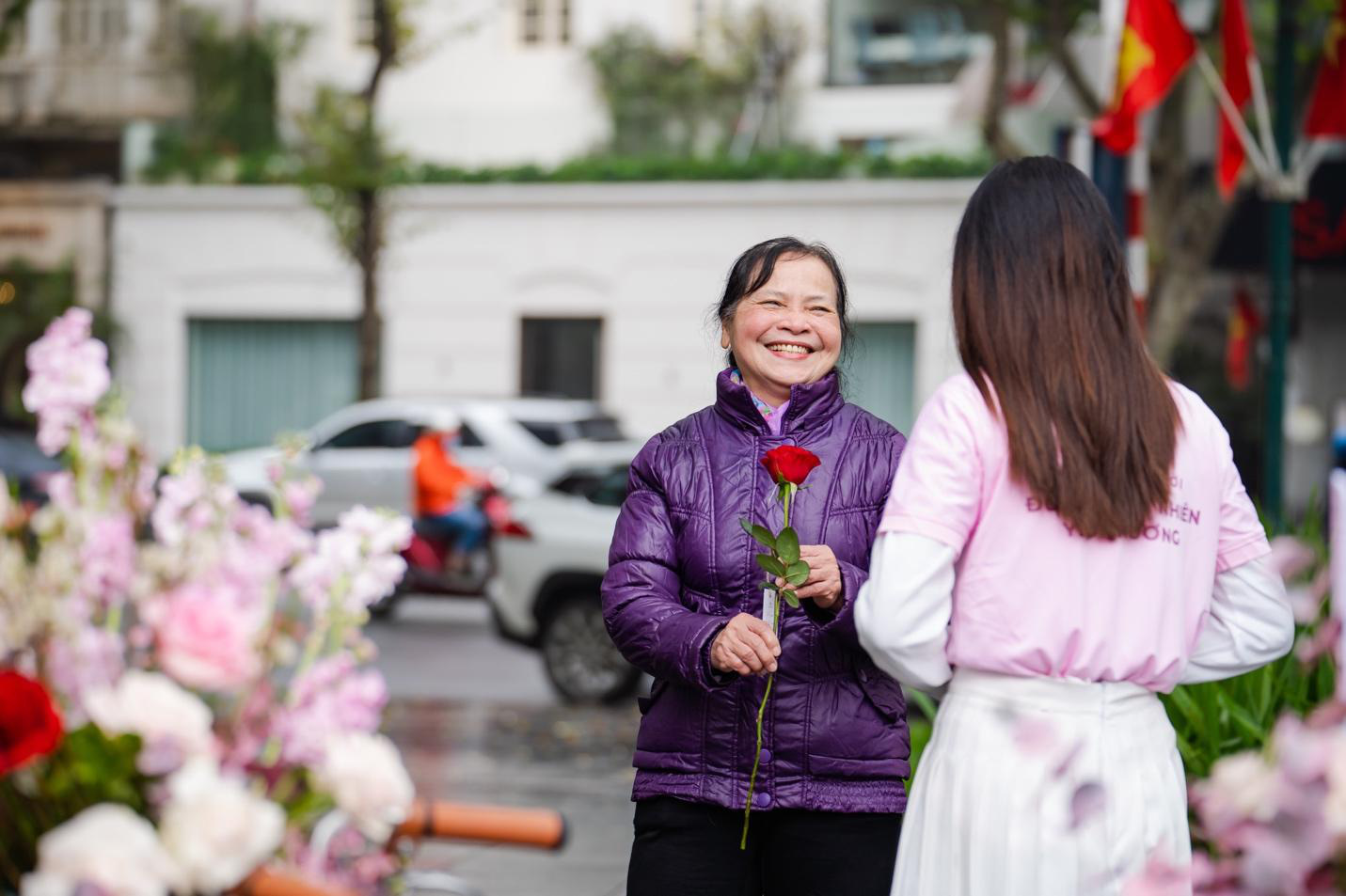 Hé lộ “nhân vật” được Ecopark tỏ tình bằng 99.999 bông hoa hồng trong ngày Valentine! - Ảnh 8.