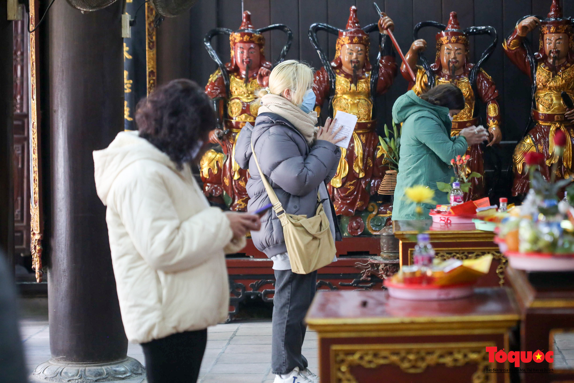 Tới chùa Hà cầu duyên trong ngày lễ tình nhân - Ảnh 5.