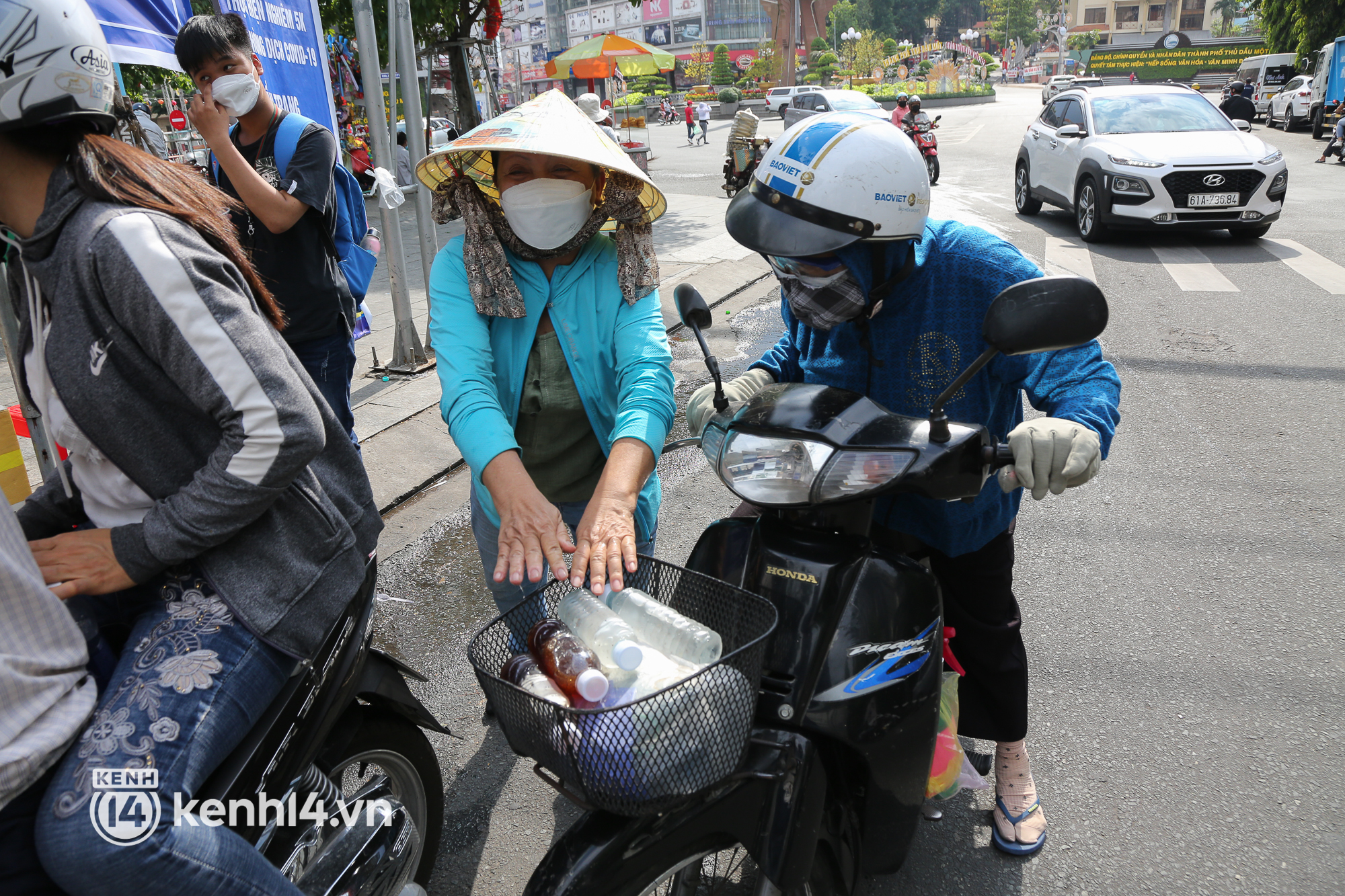 Bình Dương năm nào cũng có 1 lễ hội mà ở đó cái gì cũng miễn phí, bất cứ du khách nào đều cảm thấy ấm lòng! - Ảnh 13.