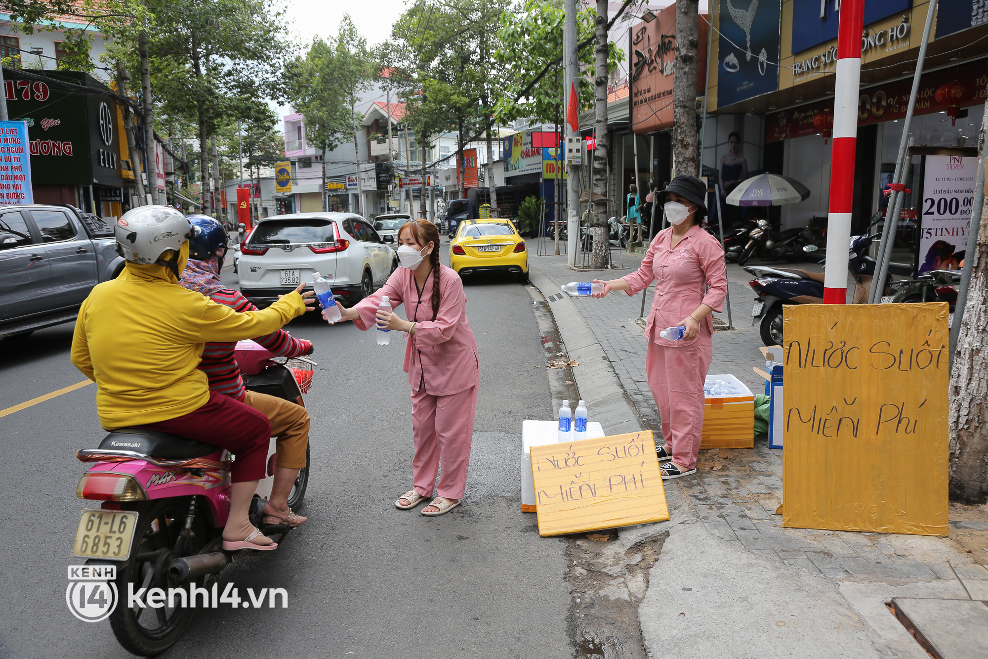 Bình Dương năm nào cũng có 1 lễ hội mà ở đó cái gì cũng miễn phí, bất cứ du khách nào đều cảm thấy ấm lòng! - Ảnh 1.