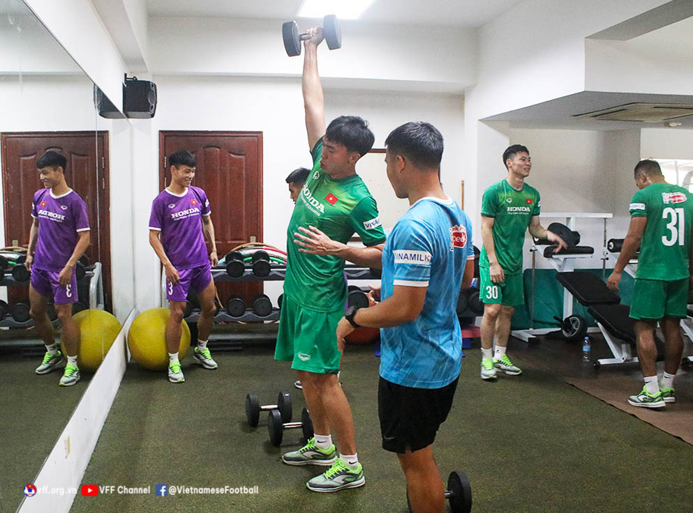 U23 Việt Nam chỉ được tập gym tại khách sạn sau khi toàn đội có kết quả âm tính Covid-19 - Ảnh 3. U23 Việt Nam chỉ được tập gym tại khách sạn sau khi toàn đội có kết quả âm tính Covid-19 - Ảnh 3.
