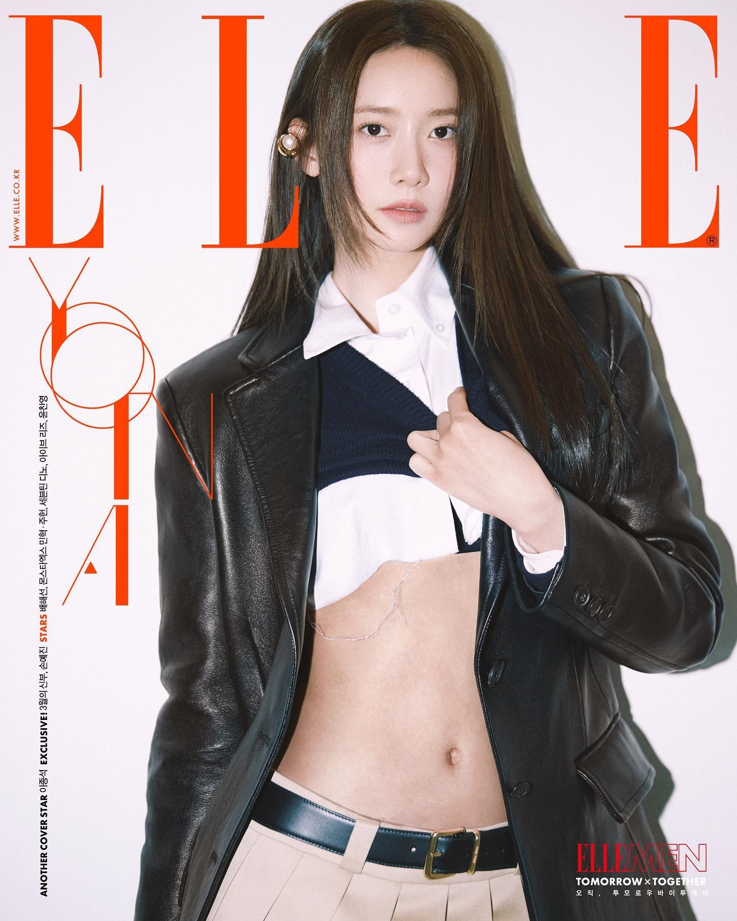 Yoona khoe eo... trên trang bìa tạp chí nhưng ơ kìa cái tay hư hỏng quá ta! - Ảnh 1.