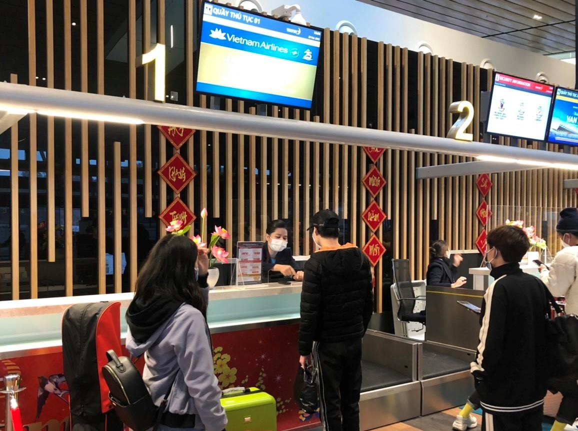 Vietnam Airlines chính thức khai thác trở lại đường bay Vân Đồn – TP. Hồ Chí Minh - Ảnh 1.