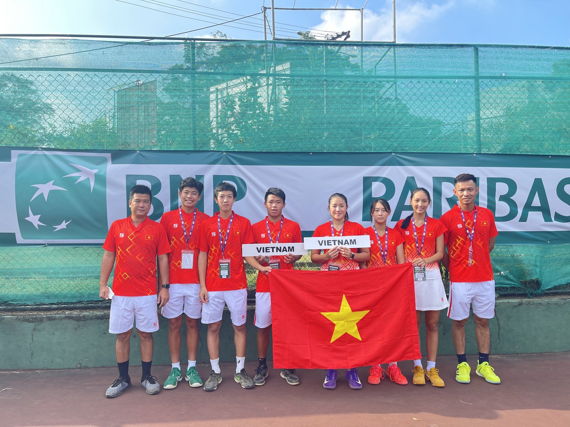 Các tay vợt trẻ Việt Nam giành toàn thắng trong ngày khai mạc giải Quần vợt trẻ Thái Bình Dương 2022 - Ảnh 2.
