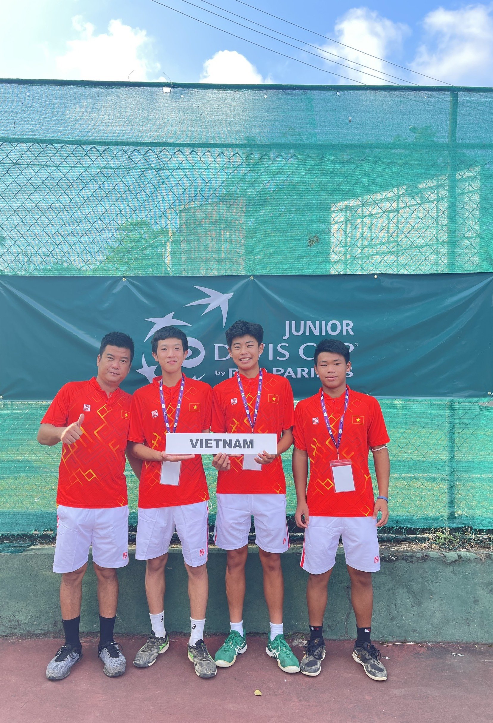 Các tay vợt trẻ Việt Nam giành toàn thắng trong ngày khai mạc giải Quần vợt trẻ Thái Bình Dương 2022 - Ảnh 4.