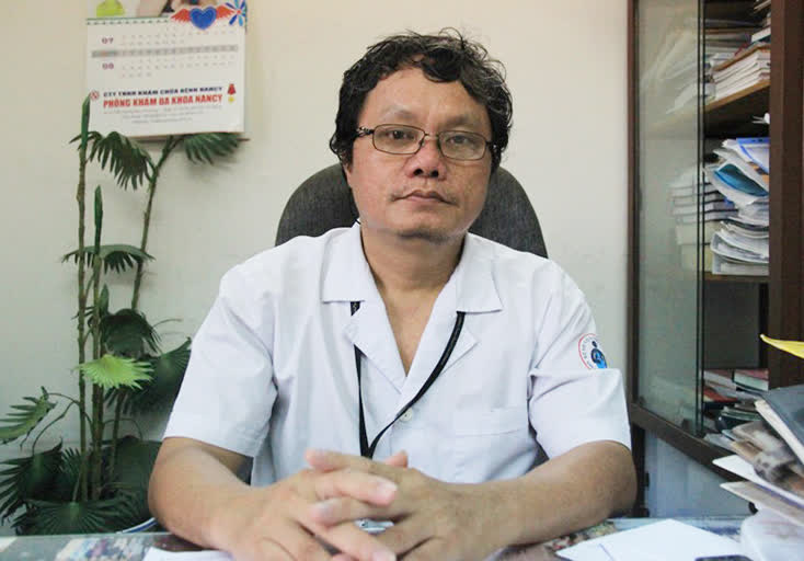 Bác sĩ Trương Hữu Khanh: Nếu trẻ nhiễm Omicron còn là điều đáng mừng, nên để trẻ đi học - Ảnh 1.