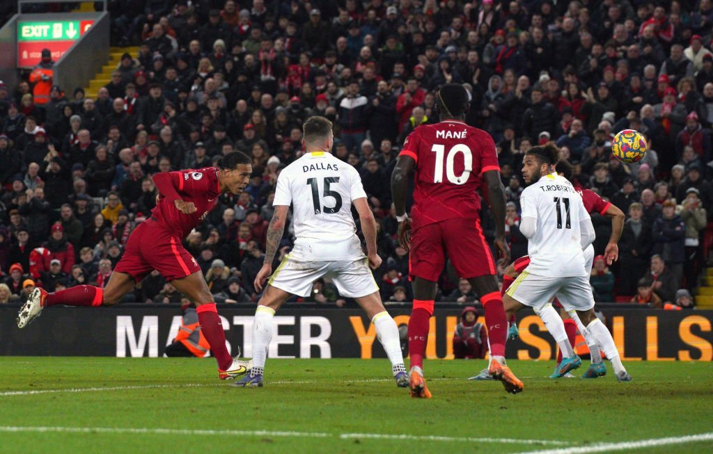 Thắng &quot;hủy diệt&quot; 6-0, Liverpool chỉ còn cách Man City 3 điểm trong cuộc đua vô địch Ngoại hạng Anh - Ảnh 11.