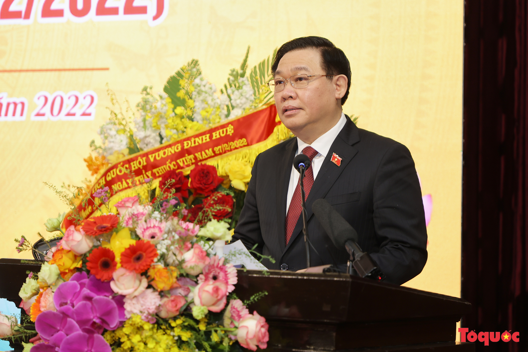 Chủ tịch Quốc hội Vương Đình Huệ thăm Bệnh viện Hữu nghị Việt Đức nhân ngày Thầy thuốc Việt Nam - Ảnh 5.