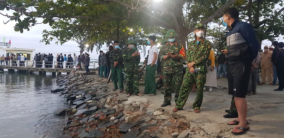 Bí thư tỉnh Quảng Nam: Huy động trực thăng tìm kiếm nạn nhân mất tích vụ chìm ca nô - Ảnh 1.