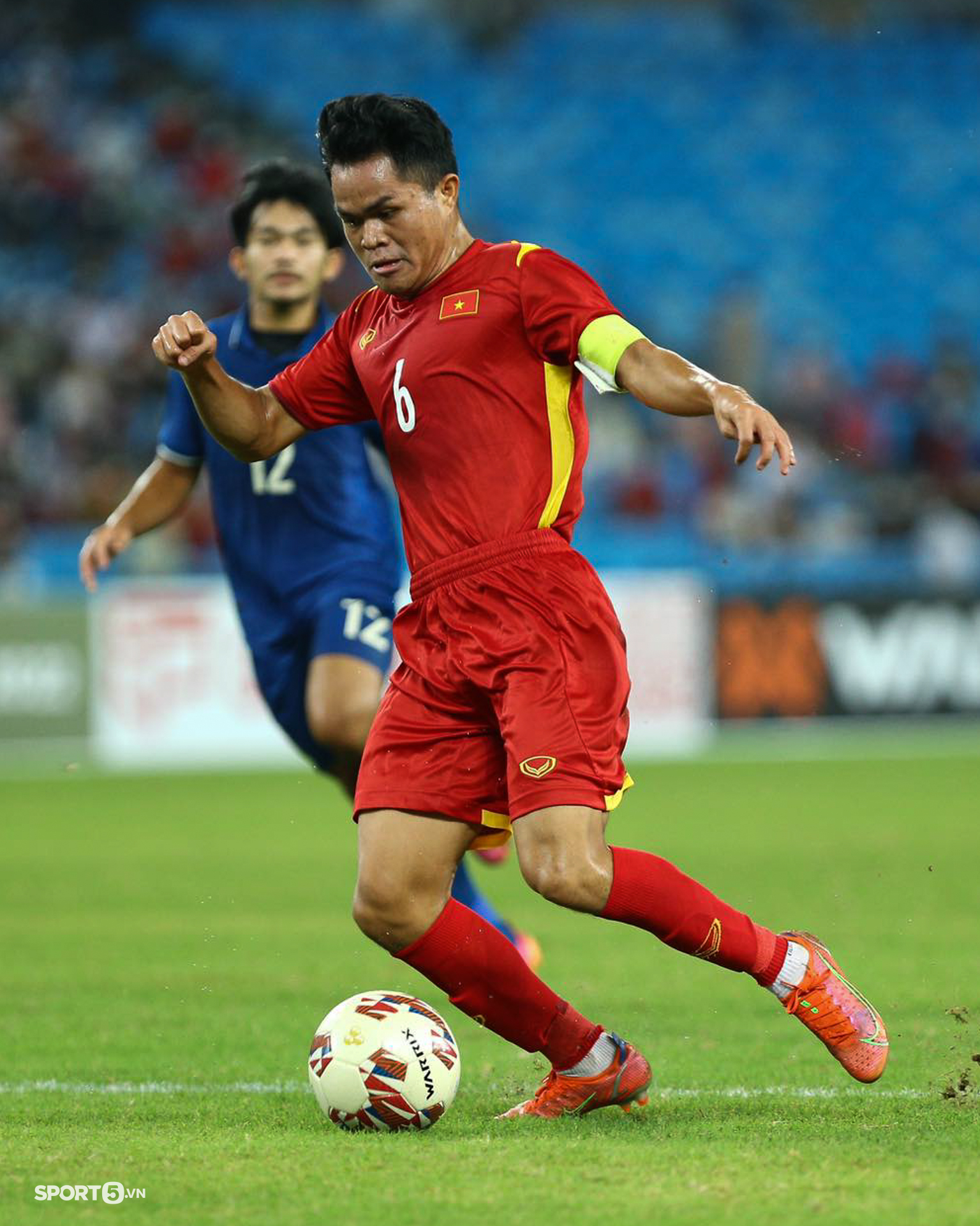 Trung phong U23 Việt Nam mặc áo &quot;lỗi&quot; khuấy đảo hàng thủ U23 Thái Lan - Ảnh 5.
