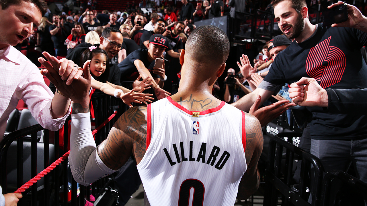 CJ McCollum cập bến New Orleans Pelicans, Damian Lillard có ở lại để tái xây dựng đội hình? - Ảnh 4.