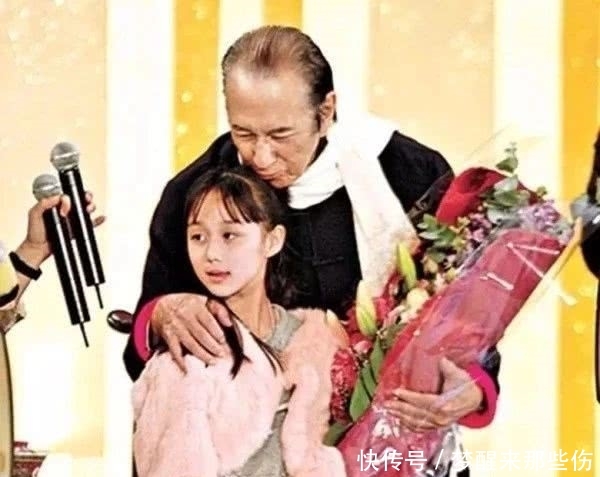 Con gái út “đi lùi mới về đích” của vua sòng bài Macau: 12 tuổi được cha tặng dinh thự, sống sang chảnh hơn công chúa, visual lại còn như idol - Ảnh 2.