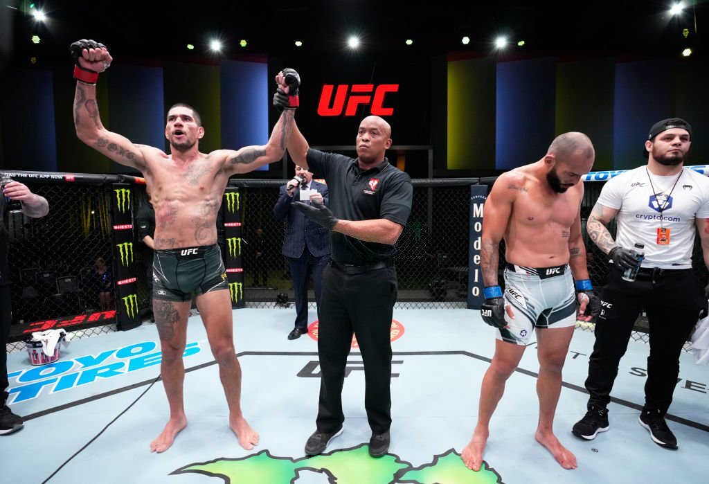 &quot;Cơn ác mộng của Adesanya&quot; Alex Pereira bỏ túi chiến thắng thứ 2 tại UFC, gọi tên ứng viên hàng đầu - Ảnh 3.