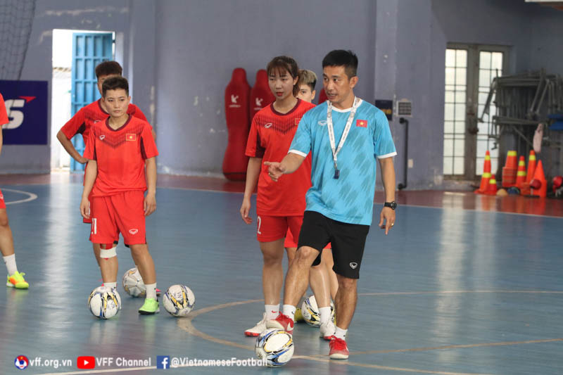  22 cầu thủ futsal nữ Việt Nam hội quân hướng đến SEA Games 31 - Ảnh 1.