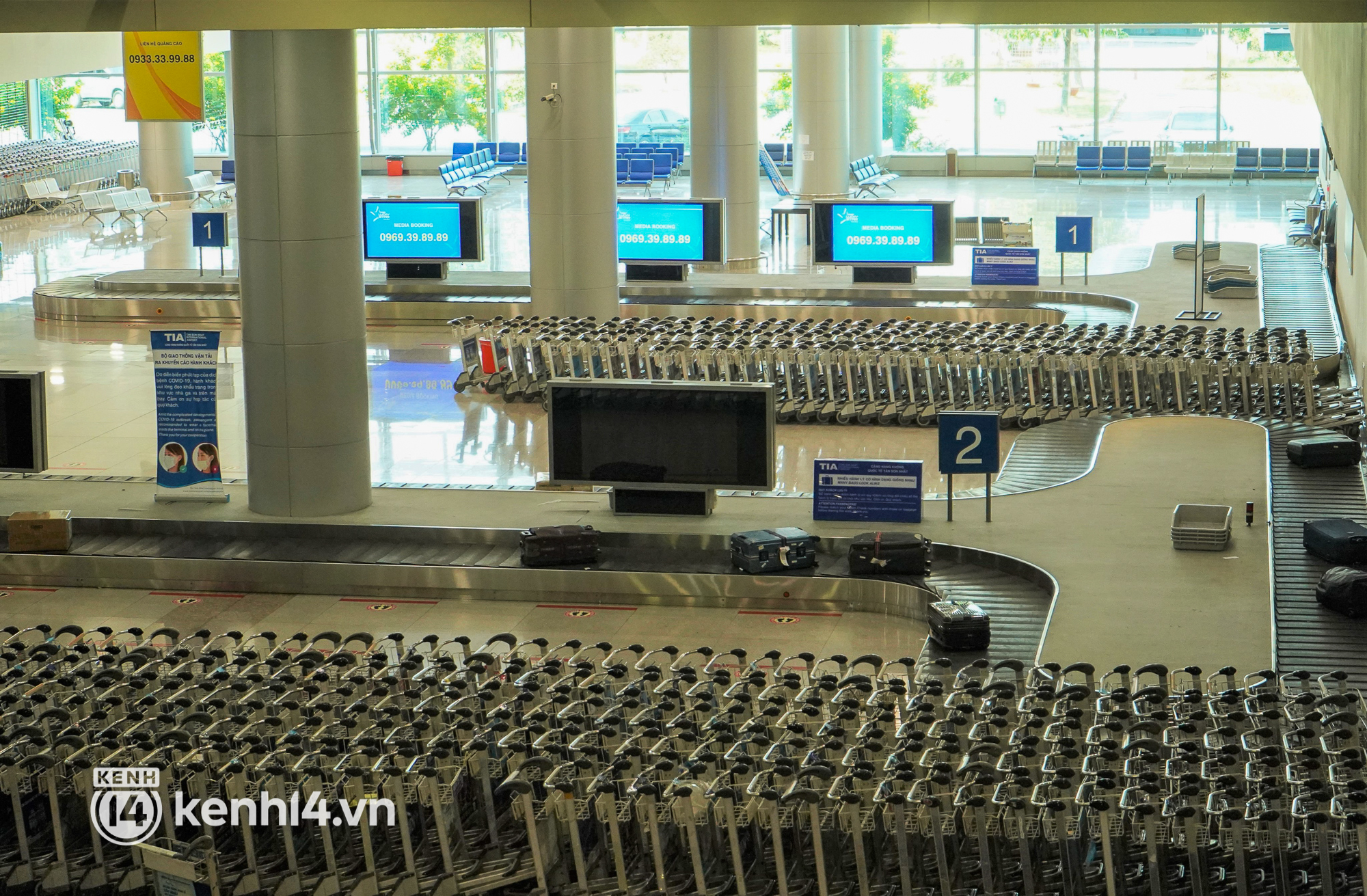 Hình ảnh bất ngờ tại sân bay Tân Sơn Nhất ngày đầu mở cửa đón khách du lịch quốc tế - Ảnh 10.