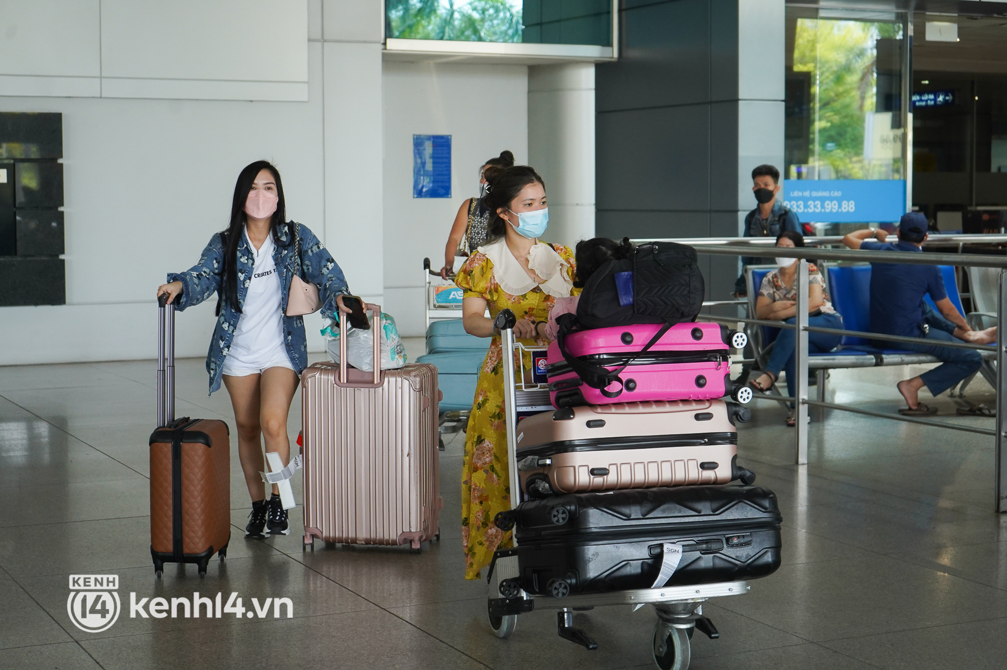 Hình ảnh bất ngờ tại sân bay Tân Sơn Nhất ngày đầu mở cửa đón khách du lịch quốc tế - Ảnh 6.