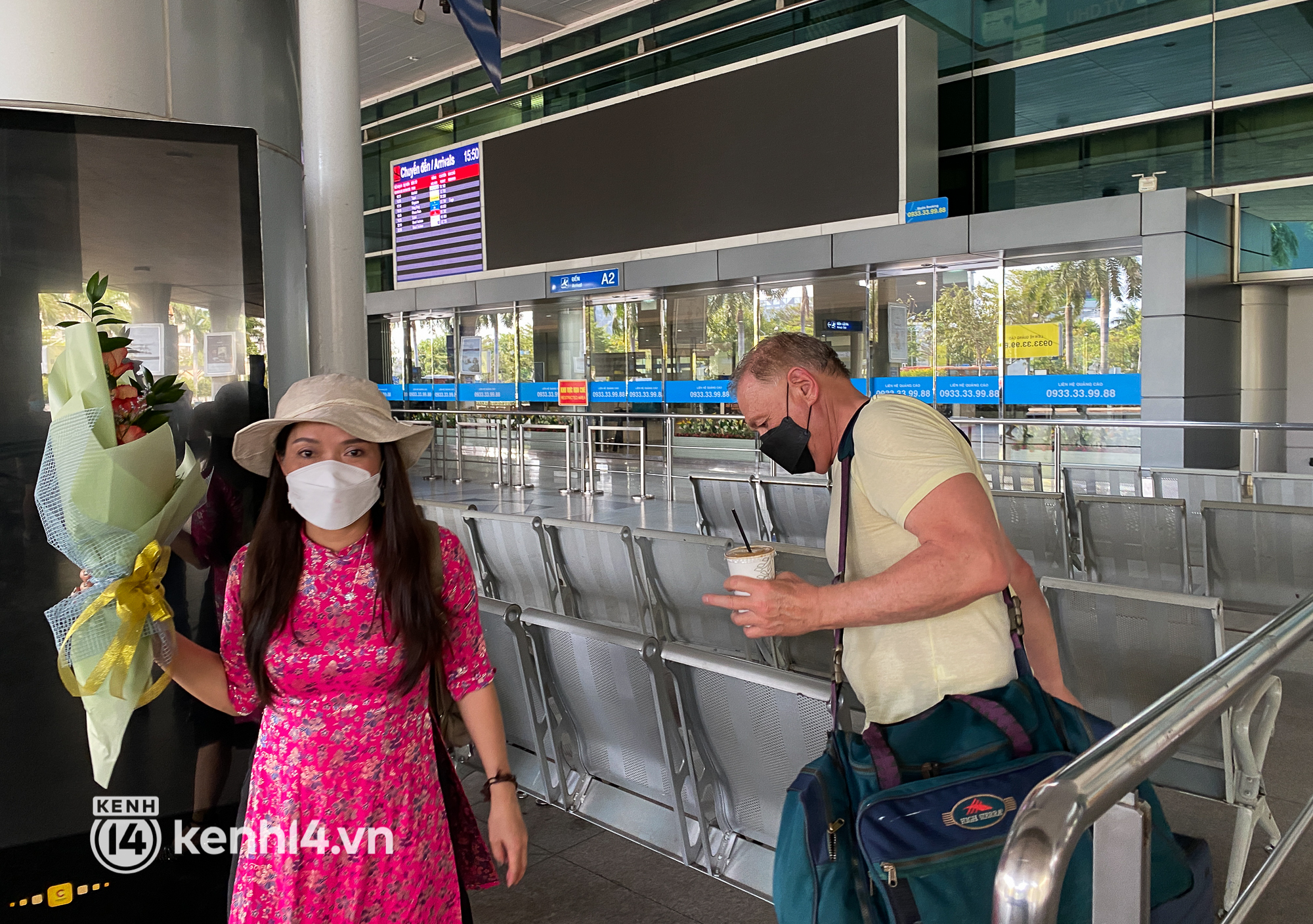 Hình ảnh bất ngờ tại sân bay Tân Sơn Nhất ngày đầu mở cửa đón khách du lịch quốc tế - Ảnh 7.