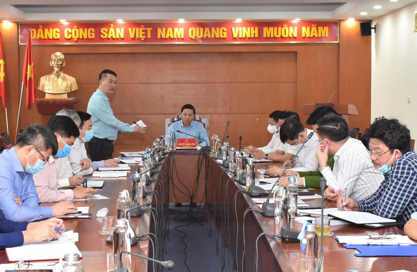 Thường trực Huyện ủy Mê Linh chỉ đạo xử lý quyết liệt các vi phạm liên quan đến đất đai, trật tự xây dựng - Ảnh 2.
