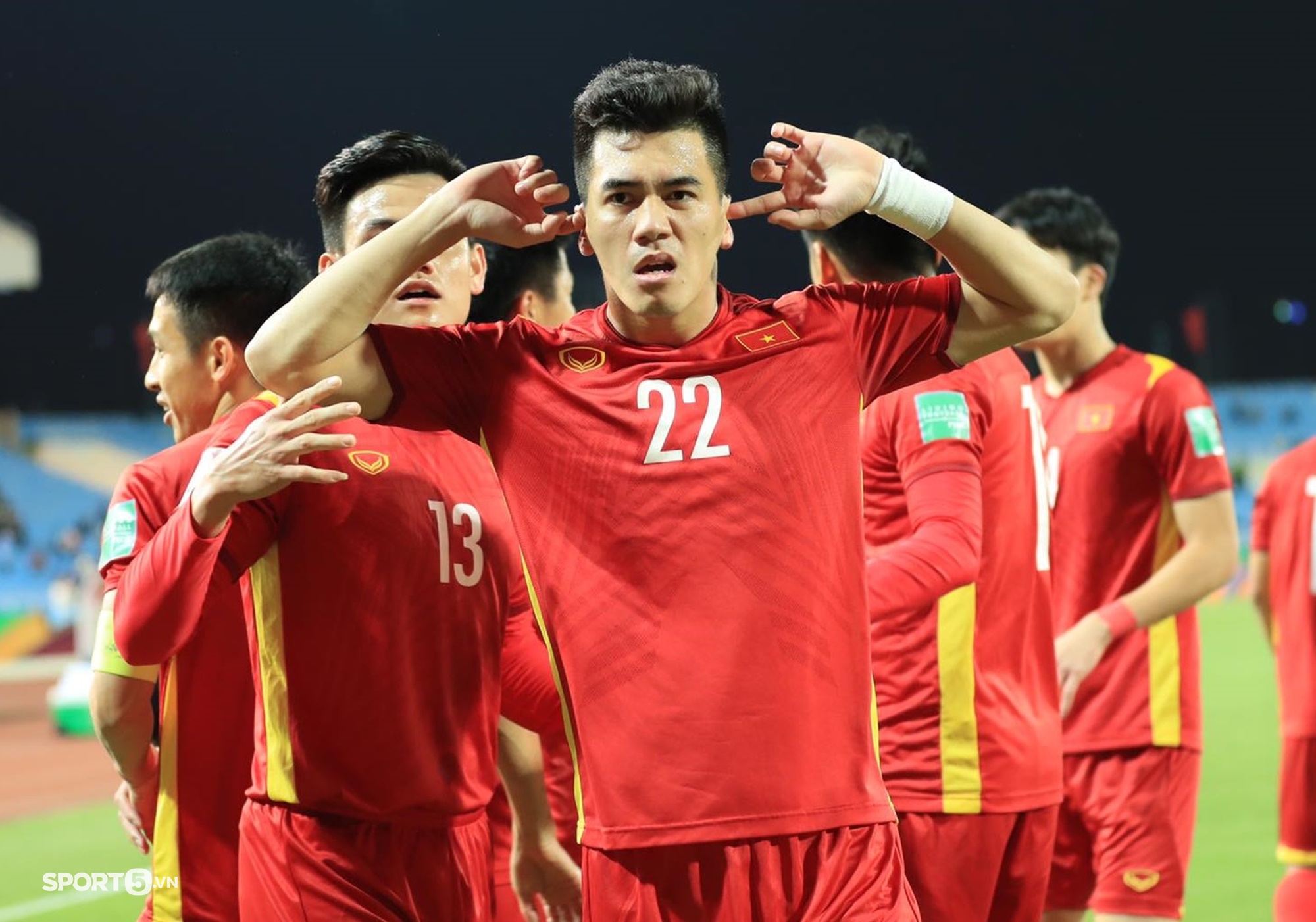 VFF phát hành vé trận Việt Nam - Oman lần thứ 3, bán trực tiếp tại trụ sở - Ảnh 1. VFF phát hành vé trận Việt Nam - Oman lần thứ 3, bán trực tiếp tại trụ sở - Ảnh 1.