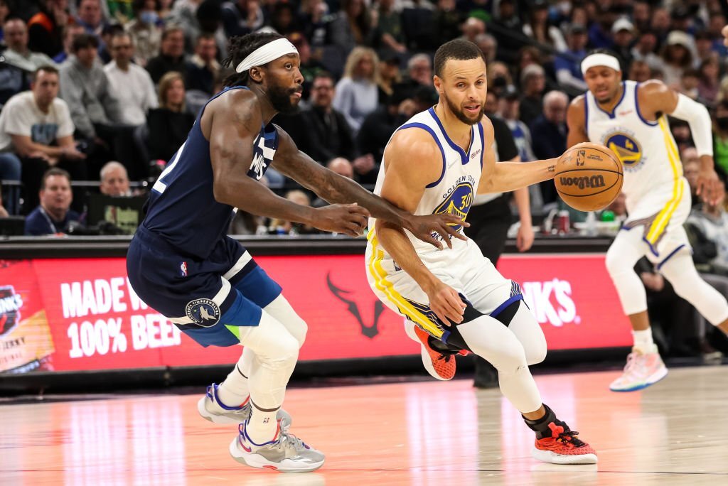 Stephen Curry bất lực nhìn Golden State Warriors bị Minnesota Timberwolves huỷ diệt - Ảnh 1.