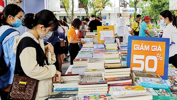 Thừa Thiên Huế tổ chức nhiều hoạt động hưởng ứng Ngày Sách và Văn hóa đọc Việt Nam - Ảnh 1.