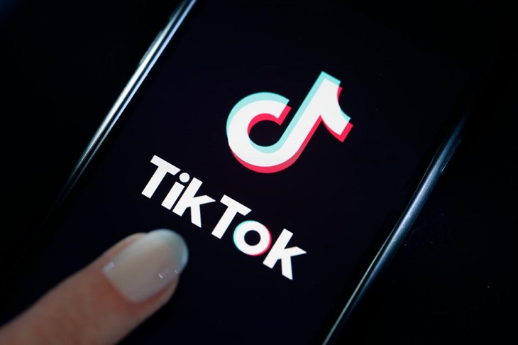 TikTok bùng nổ vì trào lưu lắc hông, đu trend thu về triệu view là bình thường nhưng đừng làm biến tướng nó! - Ảnh 1.