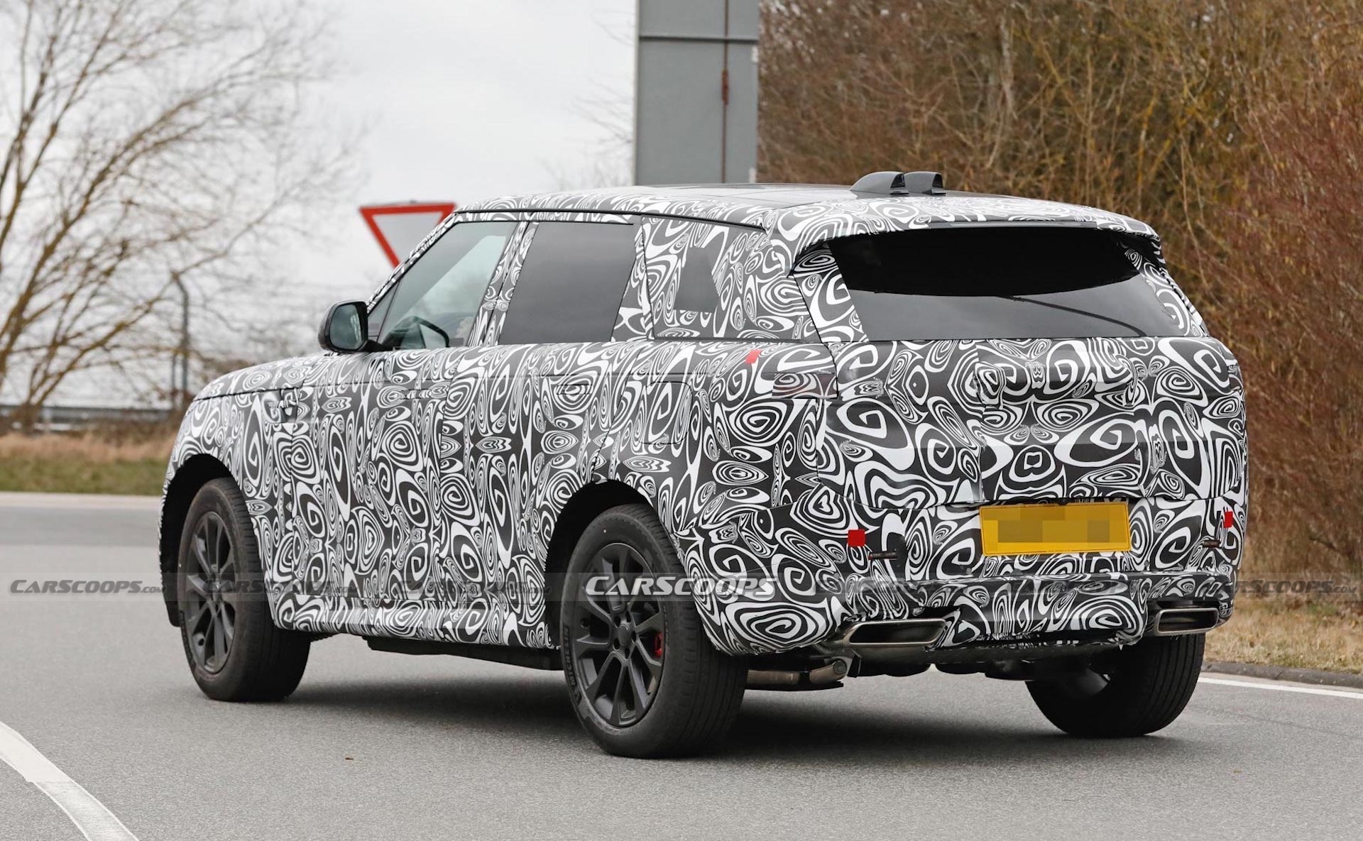 Range Rover Sport 2023 tiếp tục lộ diện trên đường thử, ra mắt nửa cuối năm nay - Ảnh 2.