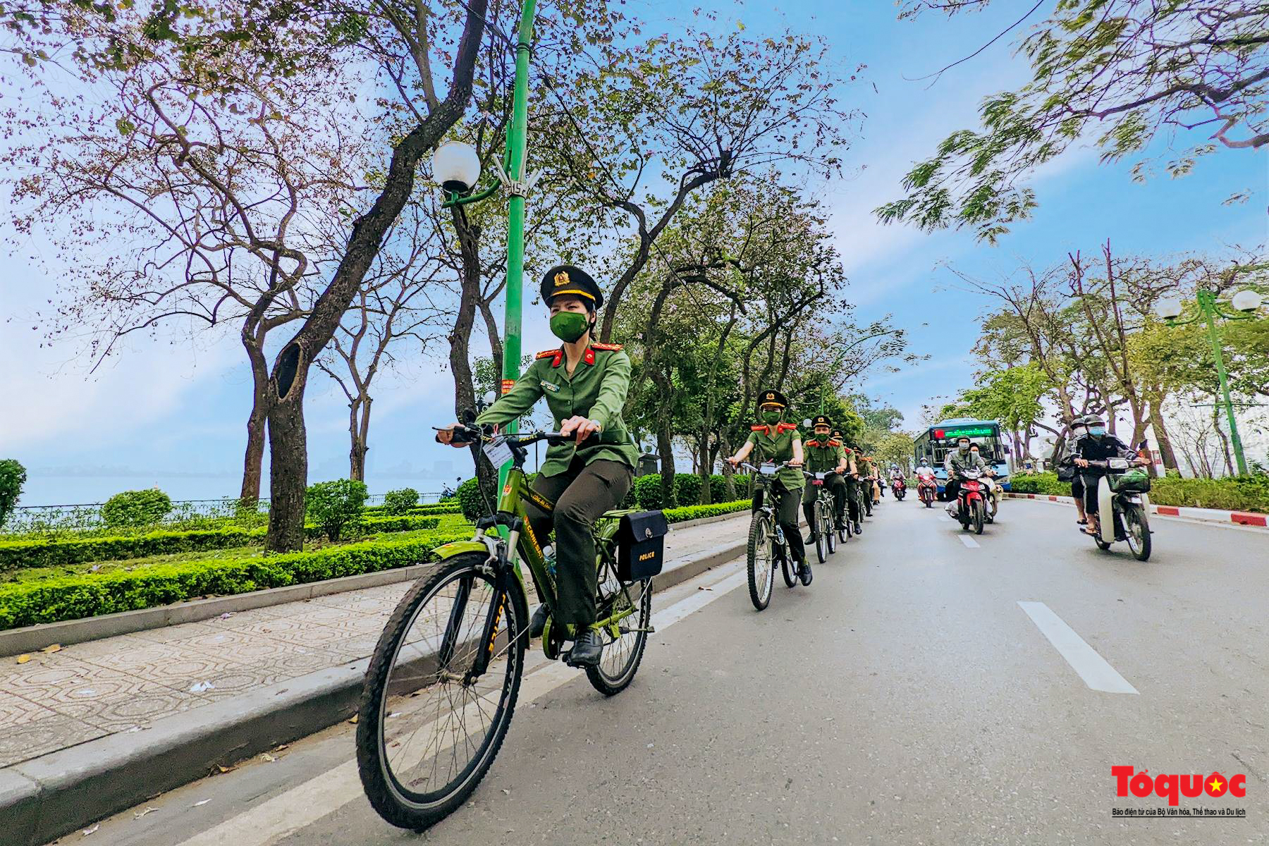 Đạp xe tham quan “địa chỉ đỏ” giáo dục lòng yêu nước trong lực lượng thanh niên Công an Thủ đô - Ảnh 12.