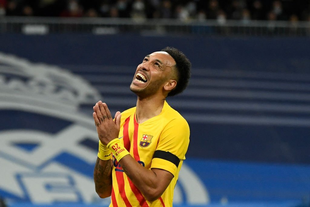 Aubameyang hóa &quot;siêu nhân Son Goku&quot; khi lập cú đúp giúp Barcelona hủy diệt&quot; Real ở Siêu kinh điển - Ảnh 7.