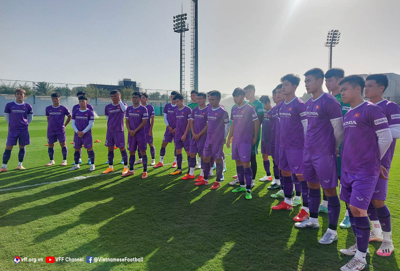 U23 Việt Nam hào hứng bước vào buổi tập đầu tiên tại UAE - Ảnh 2.