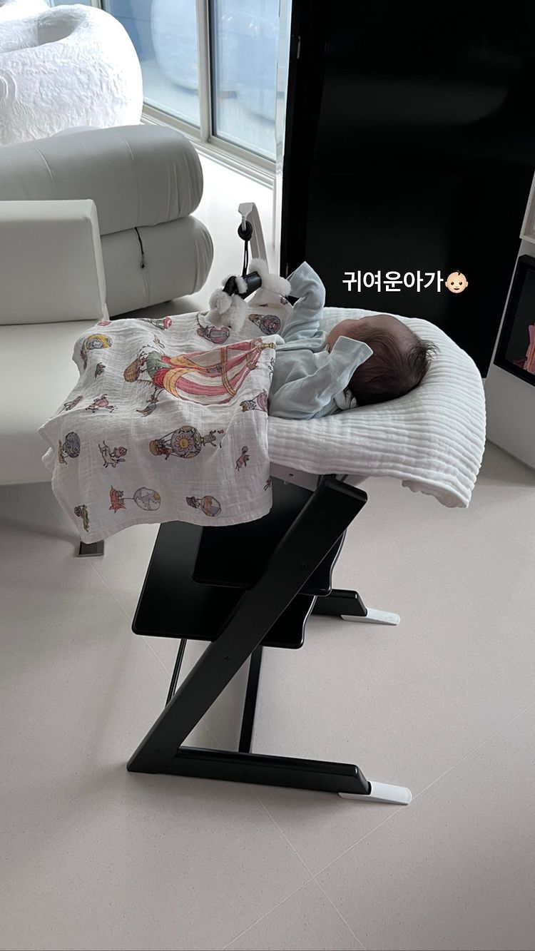 Cháu trai ruột ngậm thìa vàng của G-Dragon gây bão mạng chỉ với 1 bức ảnh, lên hẳn top 1 Naver thế này là sao? - Ảnh 2.
