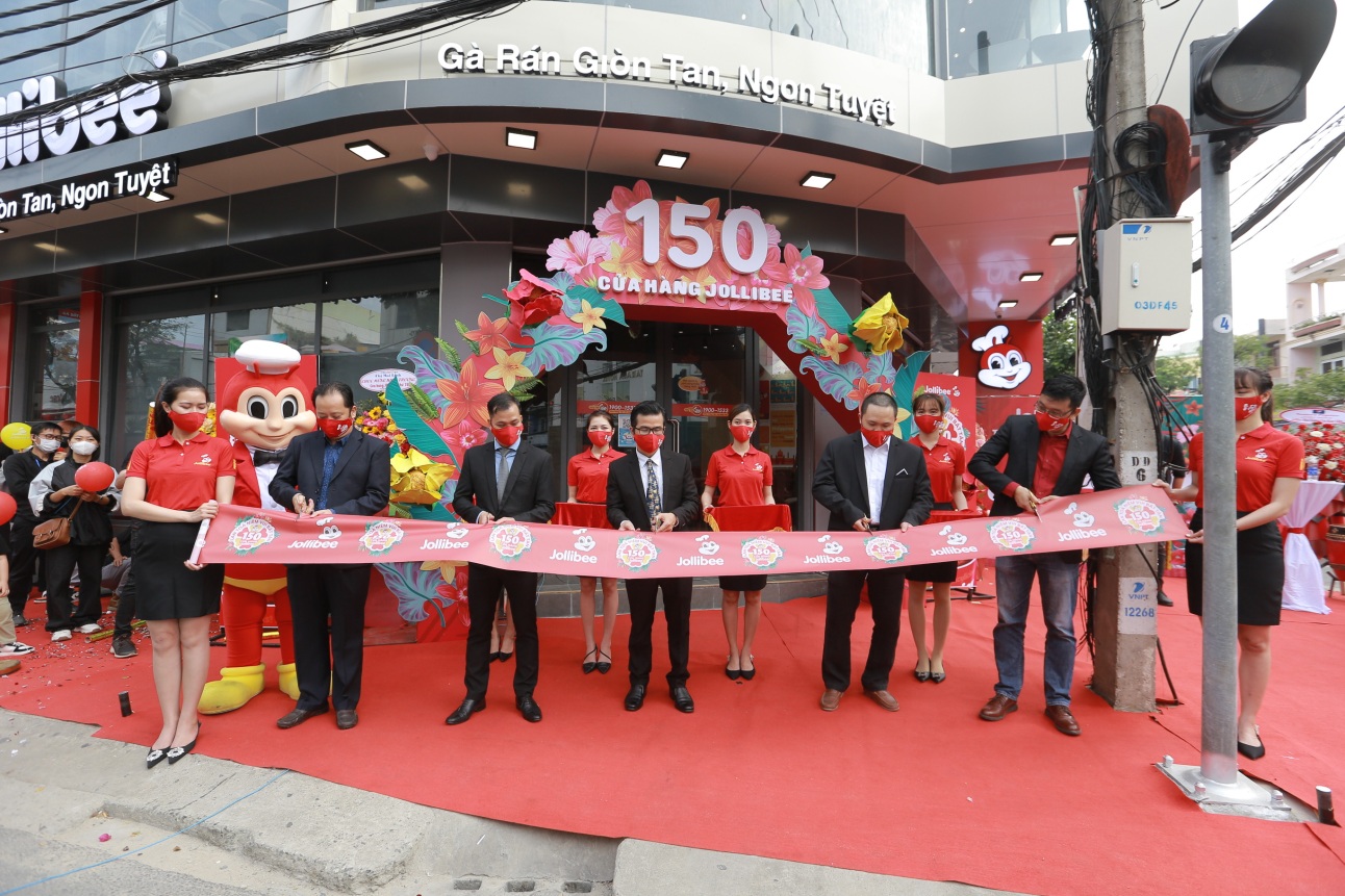 Jollibee Việt Nam tưng bừng khai trương cửa hàng thứ 150 - Ảnh 1.
