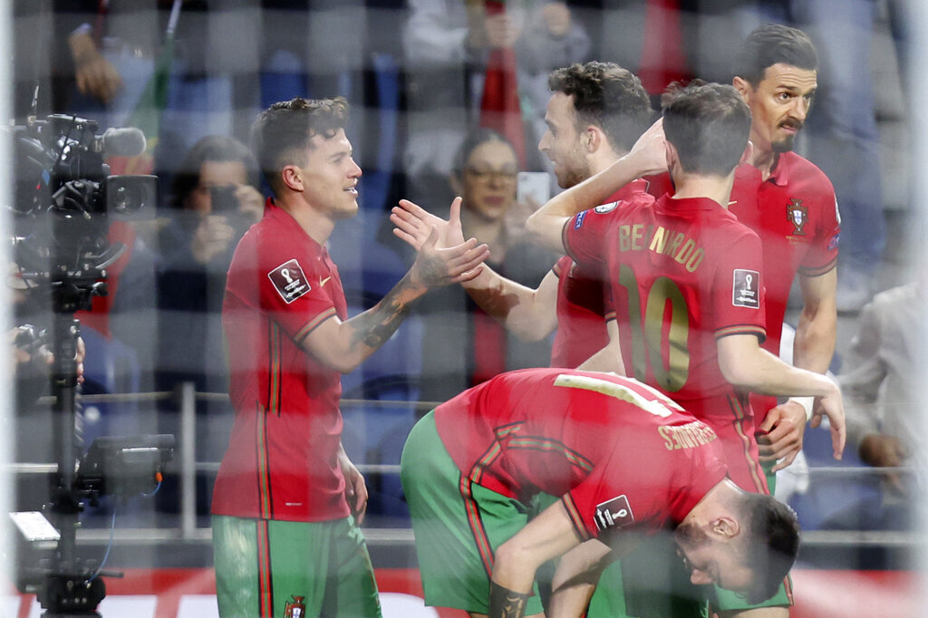Bồ Đào Nha giành chiến thắng &quot;đau tim&quot; để vào chung kết tranh vé vớt World Cup - Ảnh 3.