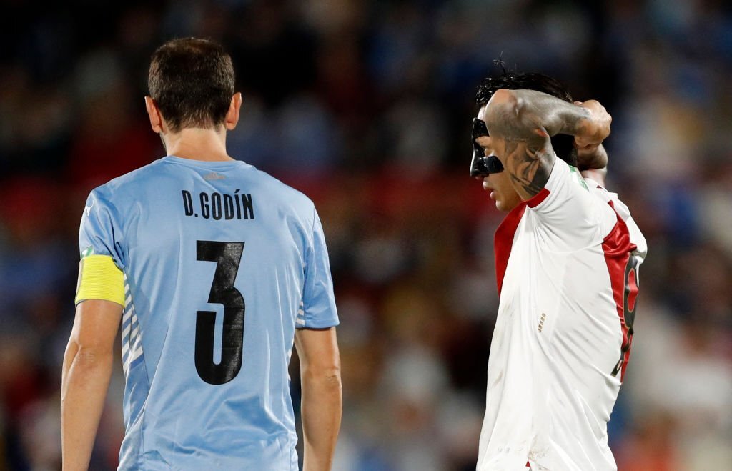 Nhọc nhằn đánh bại Peru, Uruguay giành vé sớm tới World Cup 2022 - Ảnh 2.
