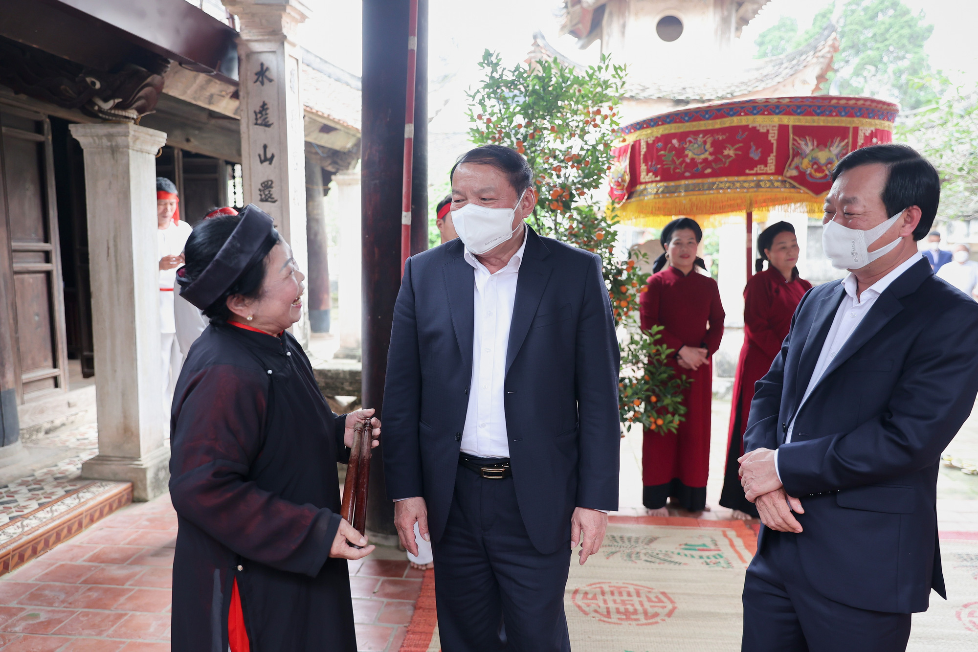Hình ảnh Bộ trưởng Nguyễn Văn Hùng thăm một số thiết chế văn hóa và công trình tổ chức SEA Games 31 tại tỉnh Phú Thọ - Ảnh 4.