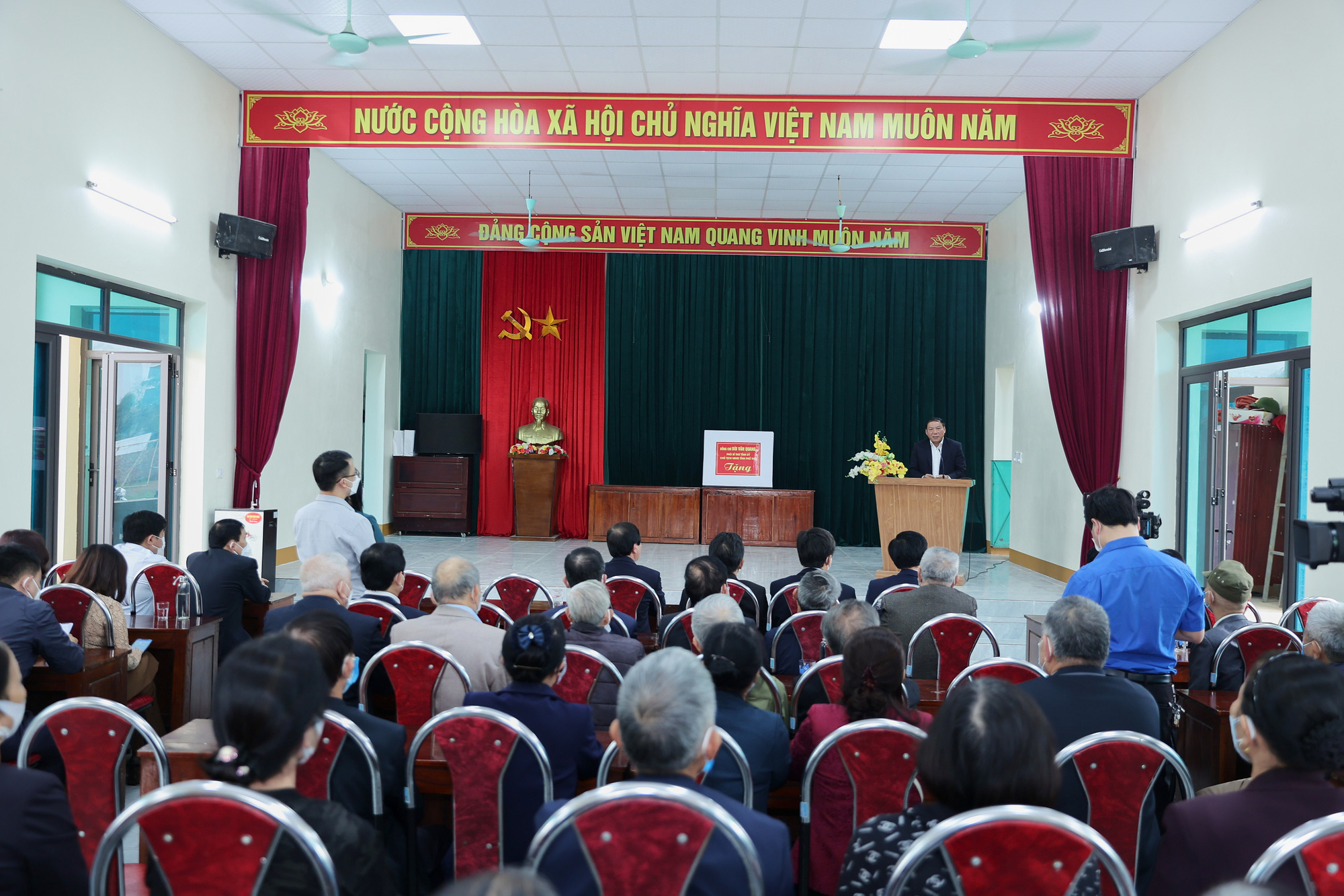 Hình ảnh Bộ trưởng Nguyễn Văn Hùng thăm một số thiết chế văn hóa và công trình tổ chức SEA Games 31 tại tỉnh Phú Thọ - Ảnh 7.