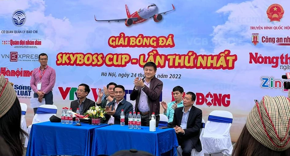 Lộ diện 8 đội bóng mạnh nhất giành vé vào tứ kết Vietjet Skyboss Cup 2022 - Ảnh 1.