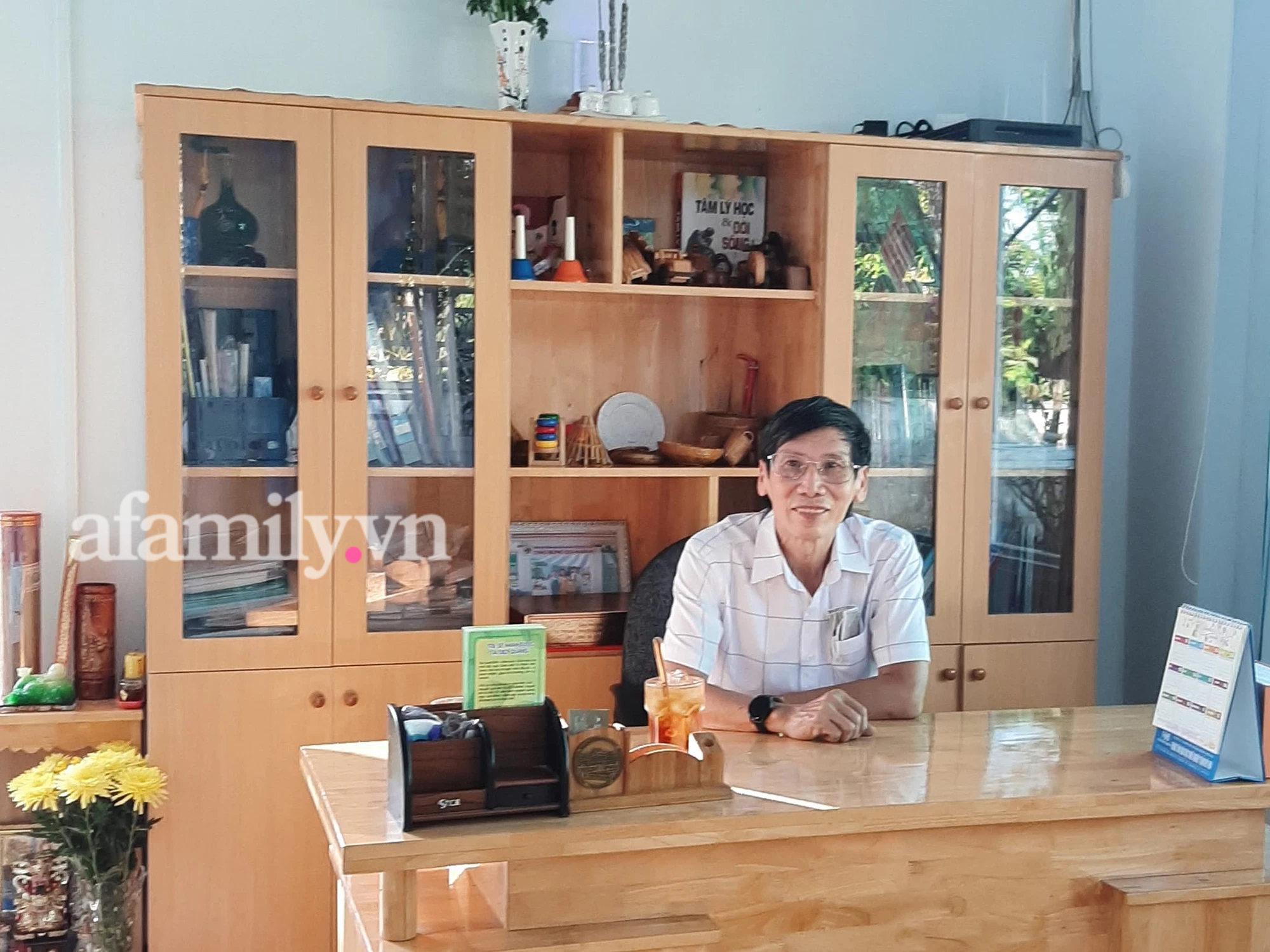 Clip dạy giáo dục giới tính trong lớp học hút hơn 2 triệu lượt xem vì quá TRẦN TRỤI, phụ huynh bình luận: Vẽ đường cho hươu chạy hay gì? - Ảnh 2.