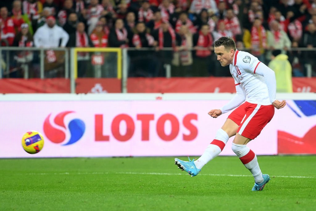 Lewandowski giúp tuyển Ba Lan góp mặt tại World Cup 2022 - Ảnh 3. Lewandowski giúp tuyển Ba Lan góp mặt tại World Cup 2022 - Ảnh 3.
