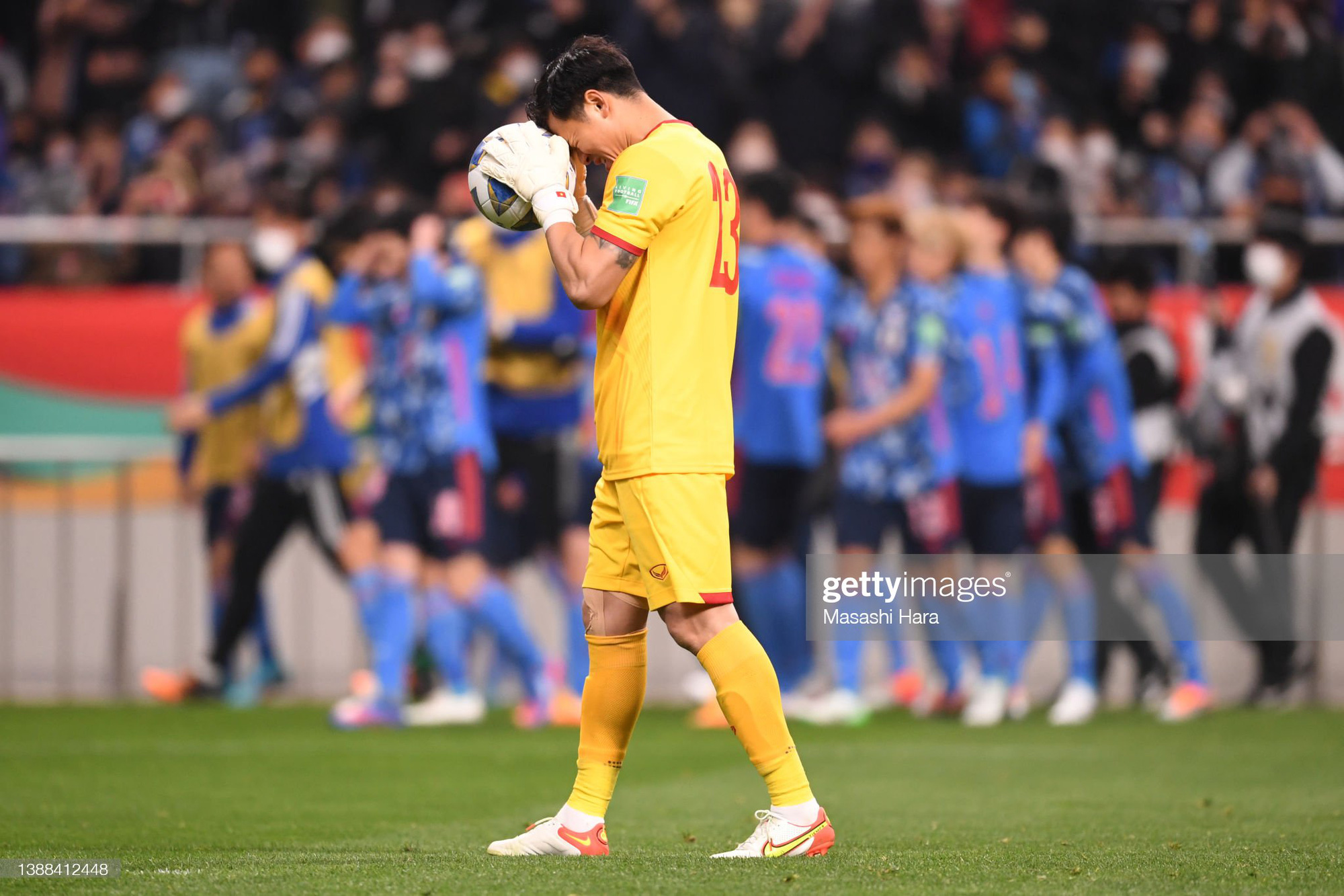 Nguyên Mạnh phải uống thuốc giảm đau trước trận gặp Nhật Bản - Ảnh 1.