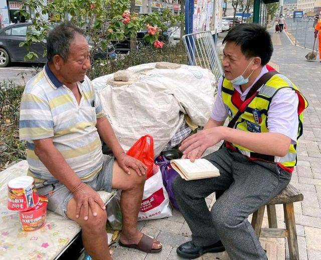 Công ty triệu đô phá sản, chủ tịch sa cơ phải ra đường xin ăn: Lúc giàu có ruồng rẫy vợ con, đến khi rơi vào đường cùng vẫn được người nhà chào đón - Ảnh 2. Công ty triệu đô phá sản, chủ tịch sa cơ phải ra đường xin ăn: Lúc giàu có ruồng rẫy vợ con, đến khi rơi vào đường cùng vẫn được người nhà chào đón - Ảnh 2.