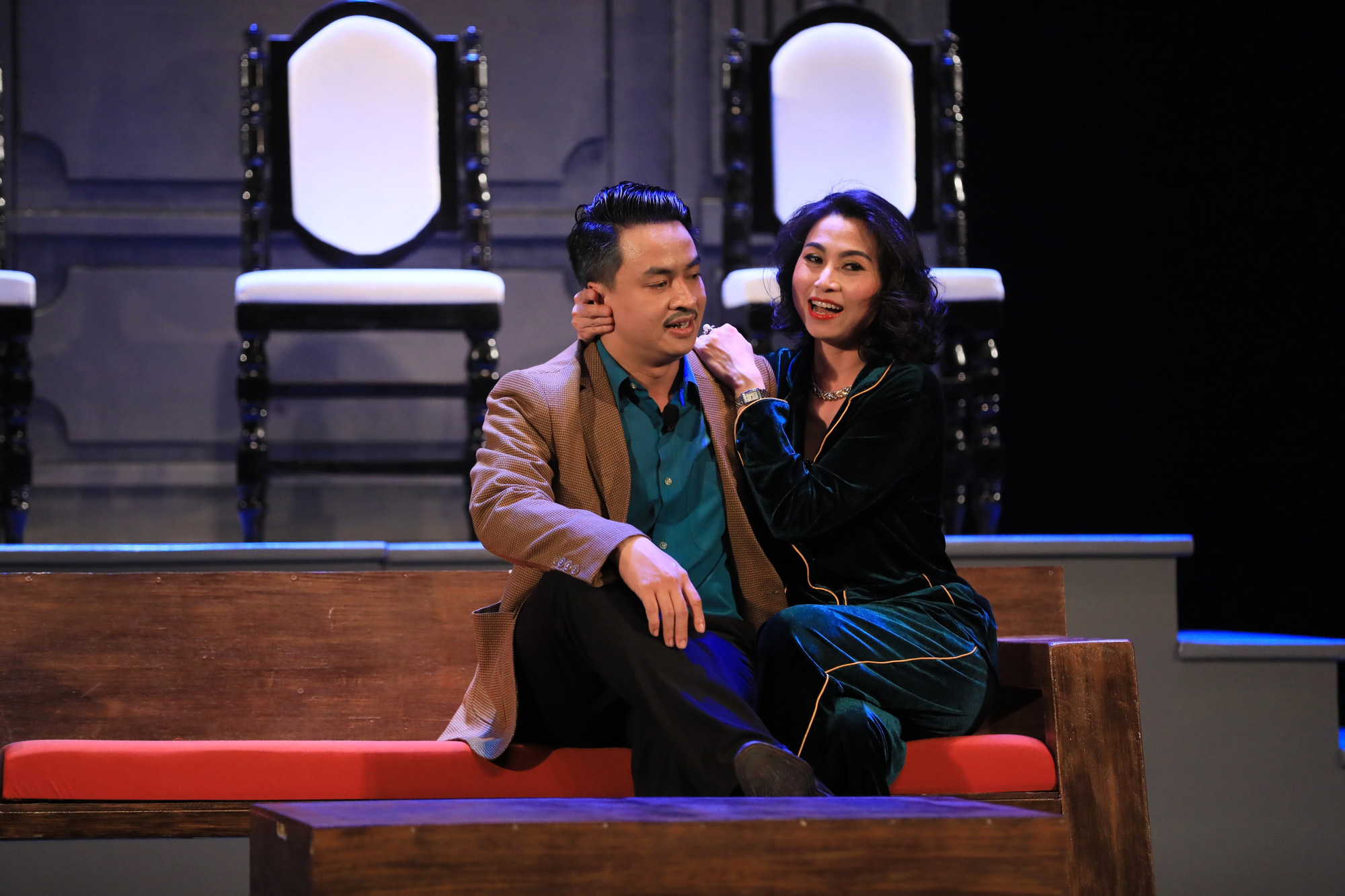 Hàng loạt diễn viên &quot;Vũ trụ VTV&quot; hội ngộ trên sân khấu, Lương Thu Trang tuyên bố thất vọng vì Thanh Sơn  - Ảnh 3.