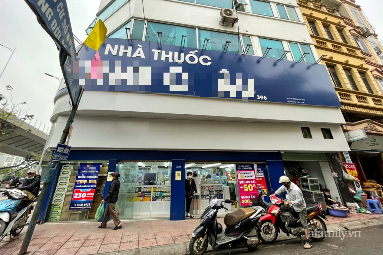 Dịch COVId-19 &quot;hạ nhiệt&quot;, nhà thuốc tại Hà Nội không còn cảnh tranh giành mua thuốc, kit test  - Ảnh 2.