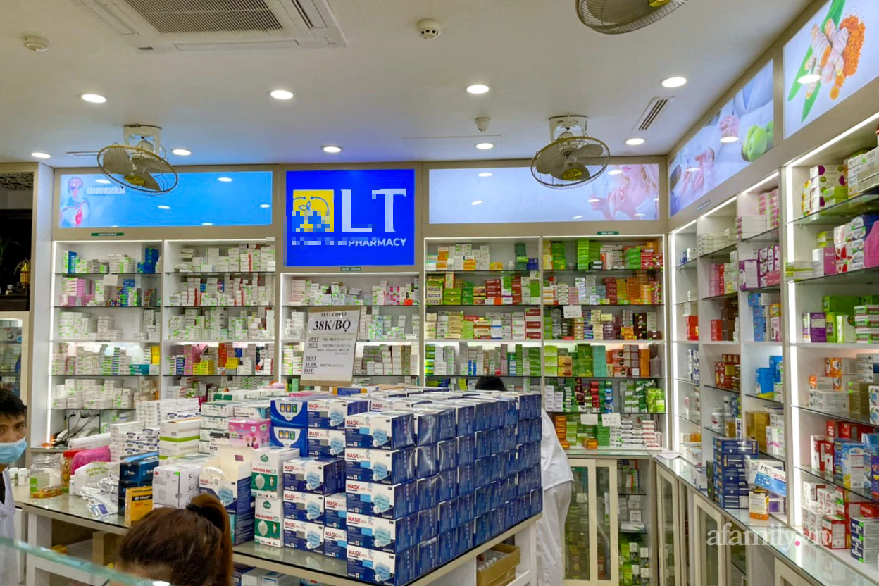 Dịch COVId-19 &quot;hạ nhiệt&quot;, nhà thuốc tại Hà Nội không còn cảnh tranh giành mua thuốc, kit test  - Ảnh 5.