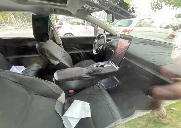 Xe điện thứ 2 từ Toyota lộ mặt: Kích thước tương đương Toyota Camry, màn hình giải trí khổng lồ - Ảnh 5.