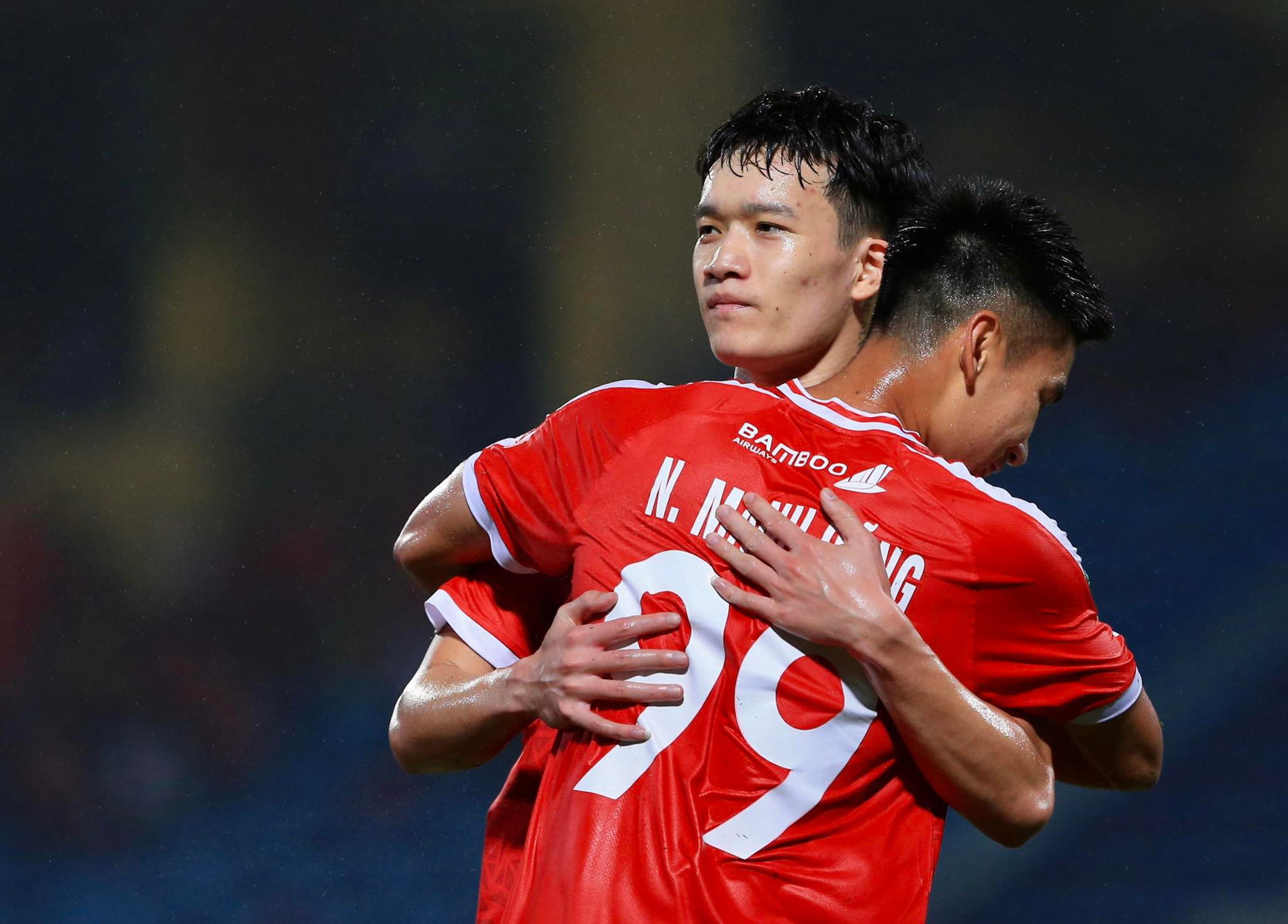 Nhâm Mạnh Dũng ghi bàn đẳng cấp cho Viettel trước ngày lên hội quân U23 Việt Nam - Ảnh 6.