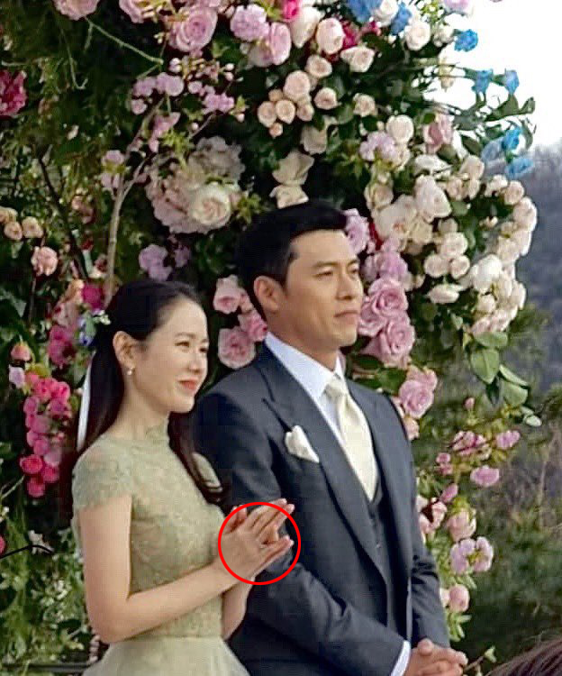 Thêm hình ảnh trong hôn lễ Hyun Bin - Son Ye Jin, chiếc nhẫn cưới của cô dâu chính thức lộ diện - Ảnh 2.