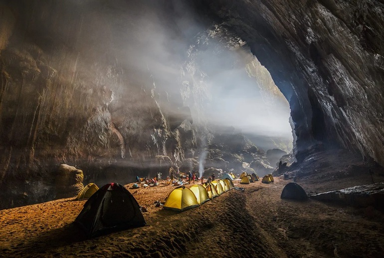 Cận cảnh tour thám hiểm hang động lớn nhất thế giới tại Việt Nam: Cháy vé trước cả năm, phải có thể lực dồi dào và quan trọng là phải có…. tiền - Ảnh 2.