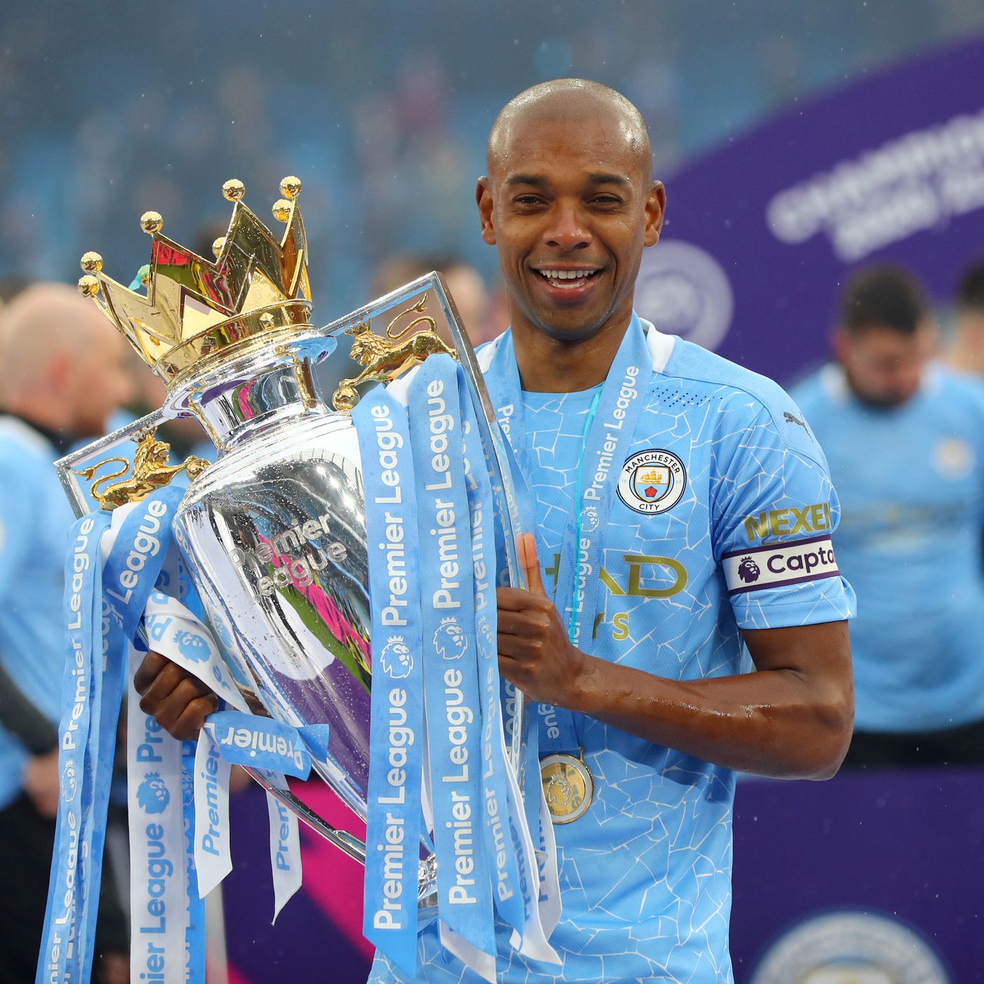  Fernandinho thông báo chia tay Man City, Pep có phản ứng lạ khi biết tin  - Ảnh 3.