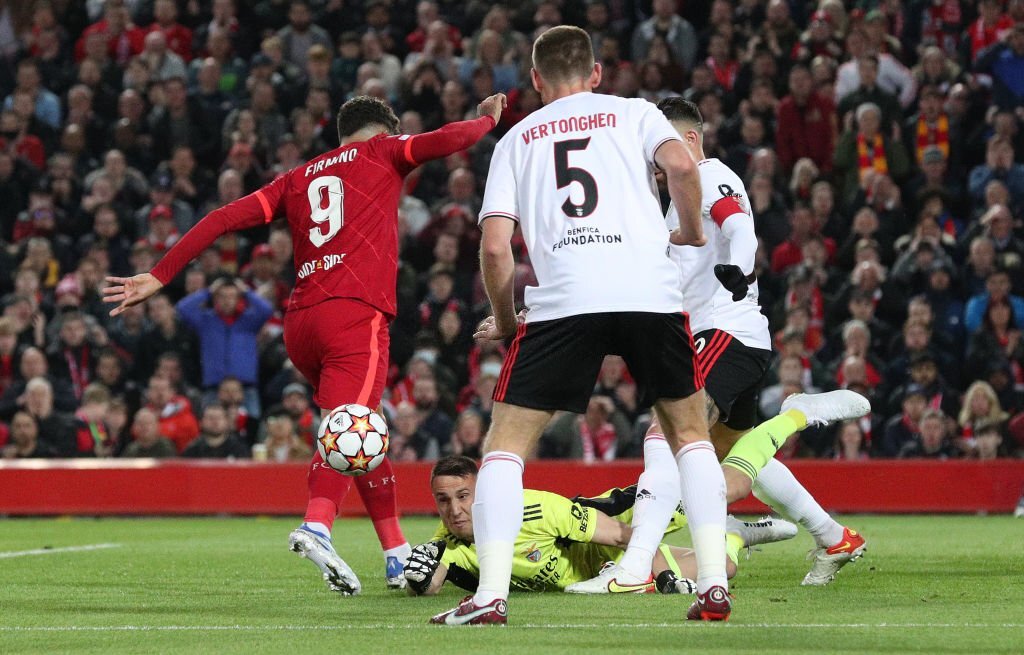 Bị cầm hòa khó tin, Liverpool trải qua thời khắc thót tim trước khi đoạt vé vào bán kết Champions League - Ảnh 5.
